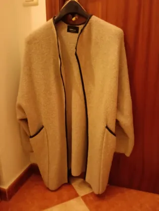 Abrigo mujer beige
