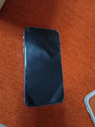 iPhone 11 64GB - 75% Batería