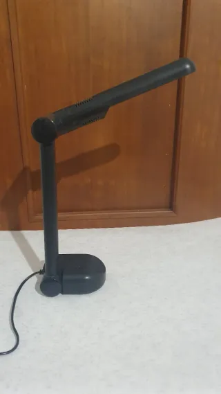 Lampada da tavolo nera