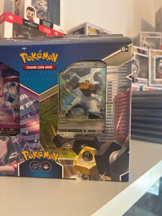 Pokemon TCG Caja Mewtwo V & Melmetal V