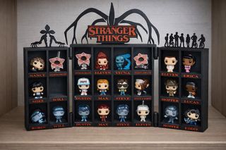 Expositor Stranger Things Kinder Joy
