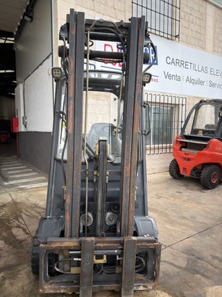 Carretilla elevadora matriculada