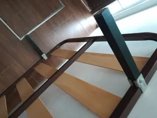 Somier de madera y metal con patas