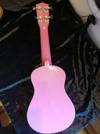 Ukelele rosa NUEVO Marca Martín Smith