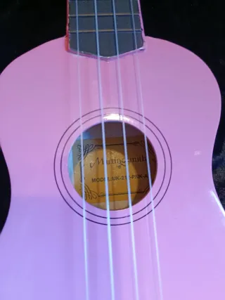 Ukelele rosa NUEVO Marca Martín Smith
