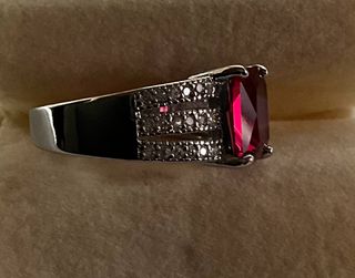 Anello donna con rubino sintetico