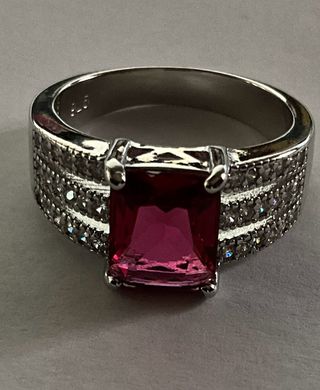 Anello donna con rubino sintetico