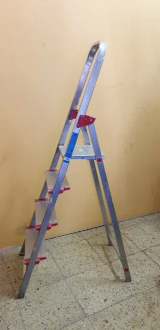 ESCALERA CON TRANSPORTE INCLUIDO