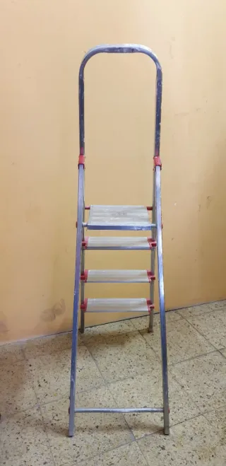 ESCALERA CON TRANSPORTE INCLUIDO