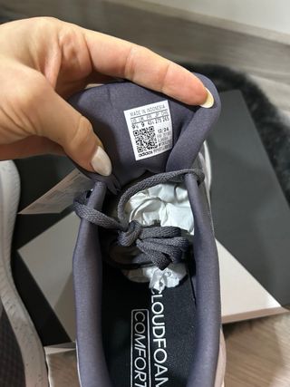 Zapatillas Adidas Grises y Blancas