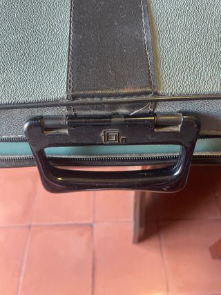 Maquina de escribir olivetti lettera 32