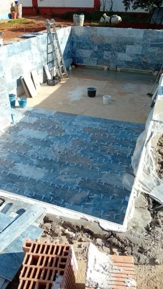Construcción de piscinas de piedra
