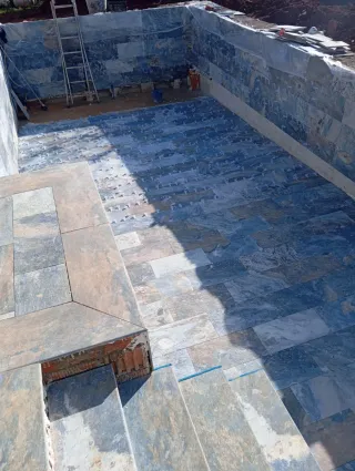 Construcción de piscinas de piedra