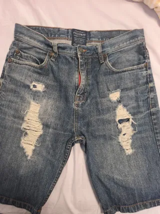 Pantalón corto vaquero Pull&Bear desgastado