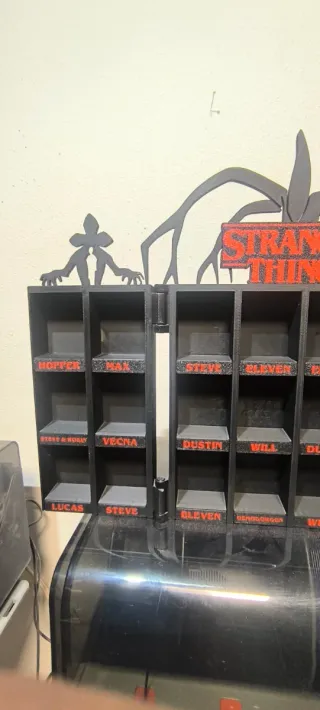 Expositor Figuras Stranger Things Kinder Joy