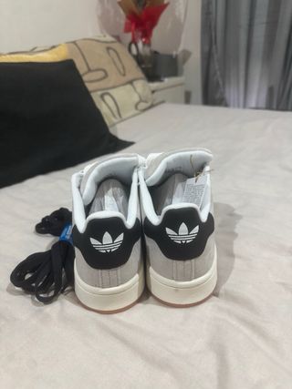 Adidas Campus Gris y Blanco