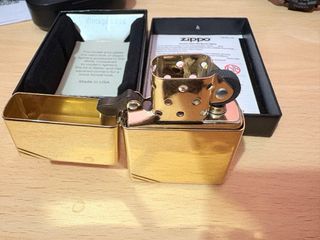 Mechero Zippo Dorado