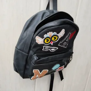 Mochila urban con parches