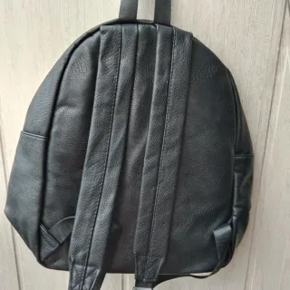 Mochila urban con parches