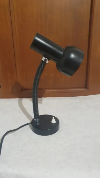Lampada da tavolo nera