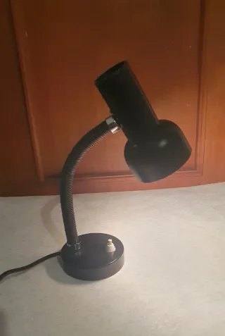 Lampada da tavolo nera