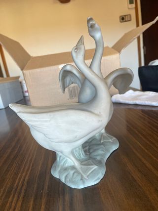 Figuras cisnes decoración