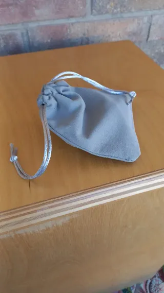 10 Dados Acrílicos Transparentes D6 con bolsa gris