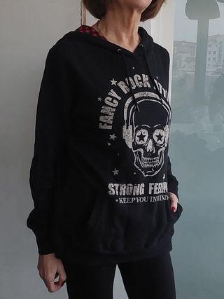 Felpa con cappuccio rock skull