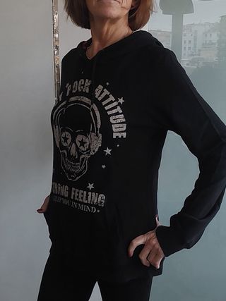 Felpa con cappuccio rock skull