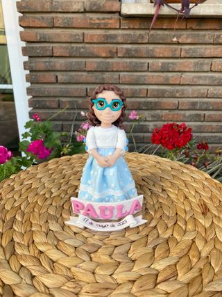 Figura niña comunión personalizada
