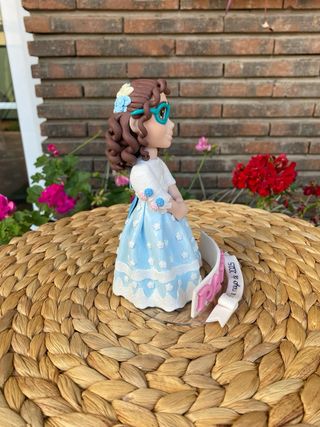 Figura niña comunión personalizada
