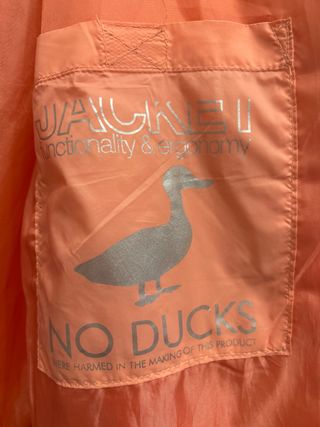 Abrigo acolchado rosa anaranjado con capucha