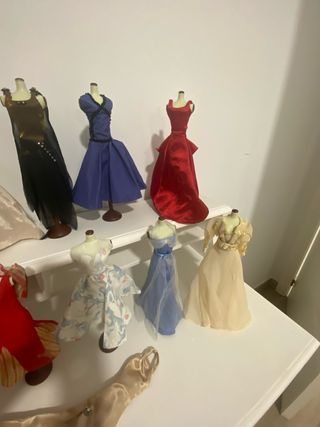 12 Abiti per Bambola Barbie con manichino