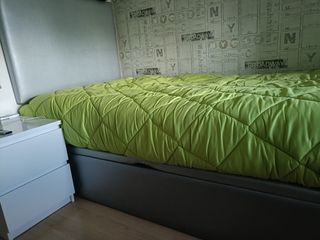 Canapé abatible y colchón viscoelástico de 22 cms.