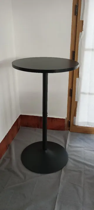 Tavolo da bar rotondo Amazon Basics