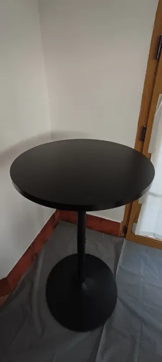 Tavolo da bar rotondo Amazon Basics