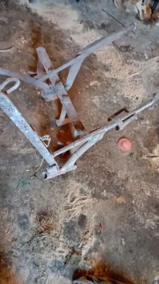 Arado de mula antiguo