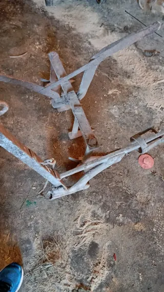Arado de mula antiguo