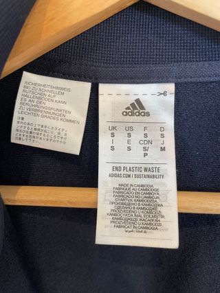 Chaqueta Adidas clásica azul marino