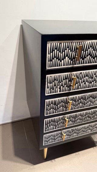 Cajonera Kare Negra con Patas Doradas