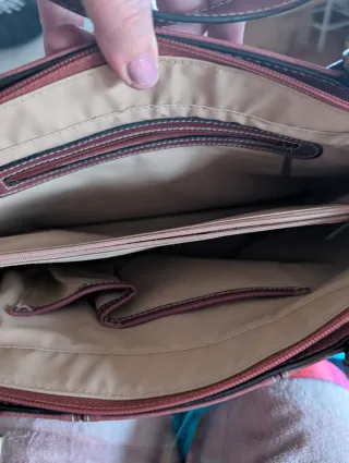 Bolso de piel Acacia burdeos 36x26 cm