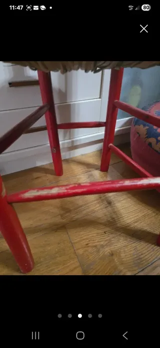 Silla alta de madera y enea