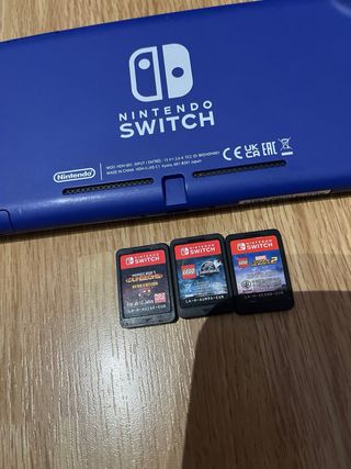 Nintendo Switch Lite + 3 Giochi
