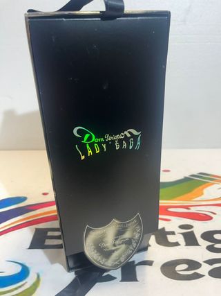 Bottiglia vuota Dom Perignon Lady Gaga 2010