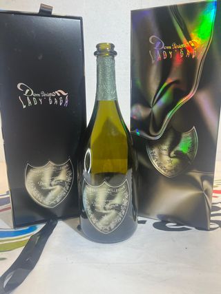 Bottiglia vuota Dom Perignon Lady Gaga 2010