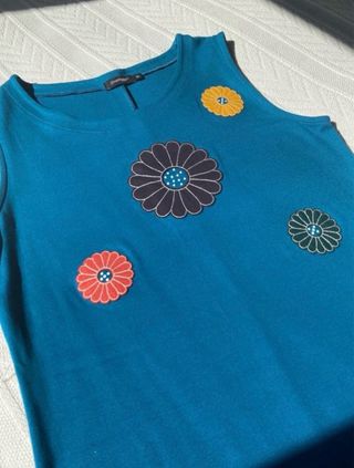 Vestido pop azul con flores