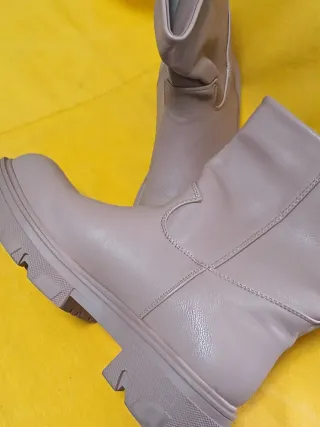 Stivaletti cipria donna