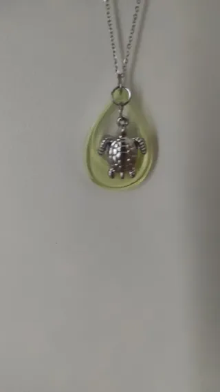 Collana con ciondolo tartaruga