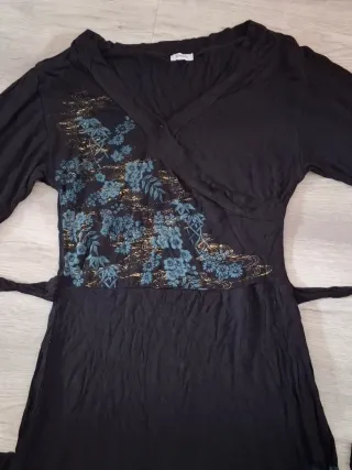 Vestido negro Pimkie estampado floral