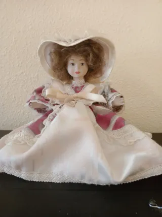 Muñeca de porcelana antigua